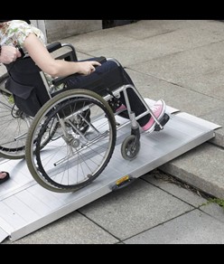 Rampa mobile pieghevole