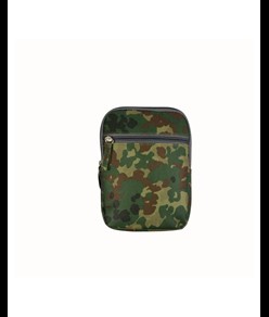 Borsello in poliestere 600D con 2 tasche, cerniere a contrasto  e tracolla regolabile