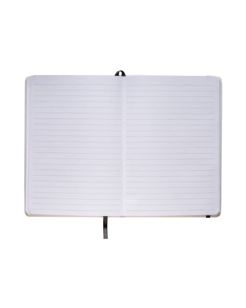 Quaderno in copertina in PU con elastico colorato(80 pag.), segnalibro in raso