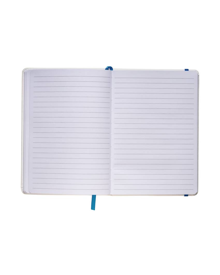 Quaderno in copertina in PU con elastico colorato(80 pag.), segnalibro in raso