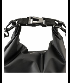 Borsa a tracolla waterproof in tarpaulin con tracolla regolabile