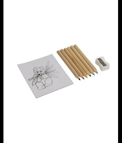 Set composto da 6 matite in legno colorate, temperino in plastica e album, in scatola