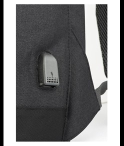 Zaino porta PC con chiusura antifurto, con presa USB,  in poliestere
