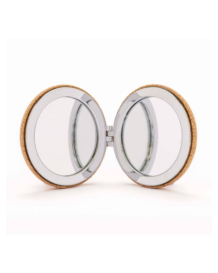 Specchietto doppio in sughero, a due ingrandimenti