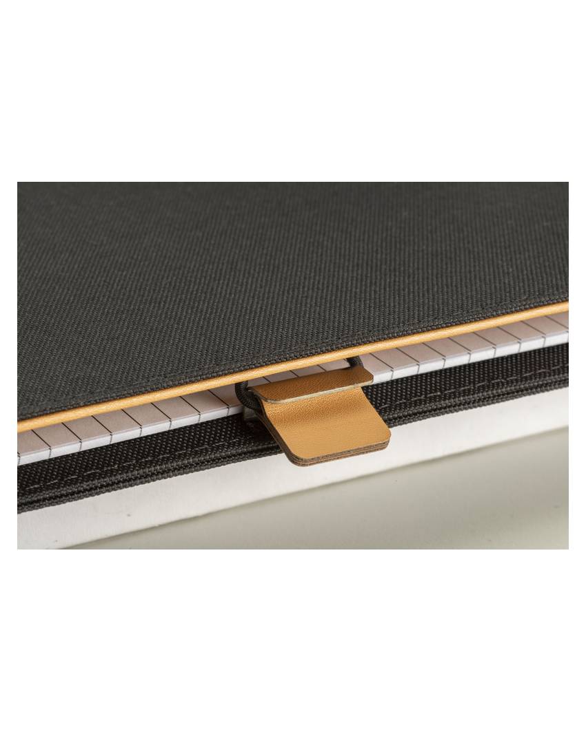 Cartella porta blocco A4 in R-PET con gancio di chiusura in metallo