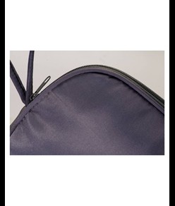 Beauty case in morbido poliestere con pratica maniglia da trasporto