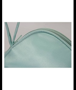 Beauty case in morbido poliestere con pratica maniglia da trasporto