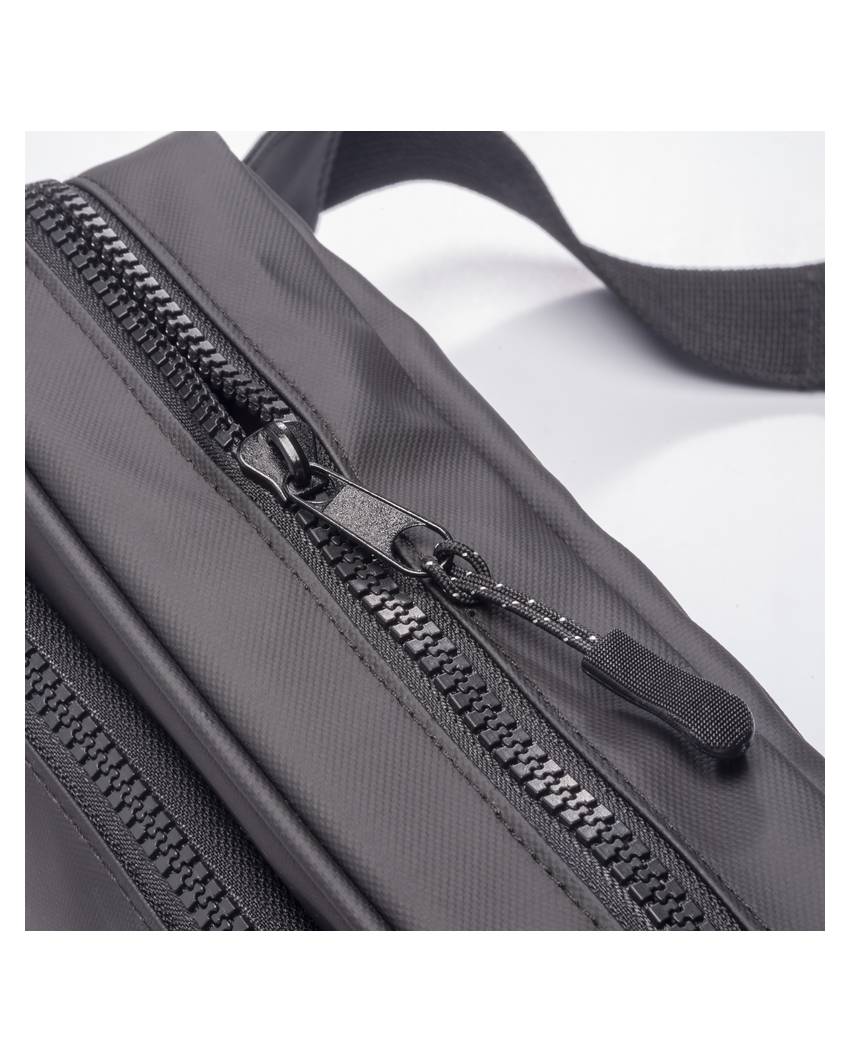 Marsupio in poliestere water resistant. Tasca frontale con cerniera e cintura regolabile Demi - Design Milano