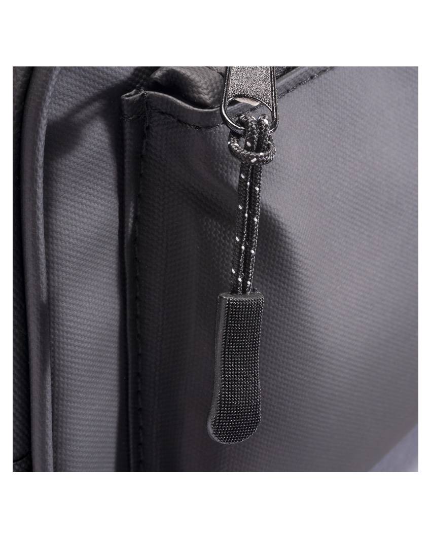 Marsupio in poliestere water resistant. Tasca frontale con cerniera e cintura regolabile Demi - Design Milano